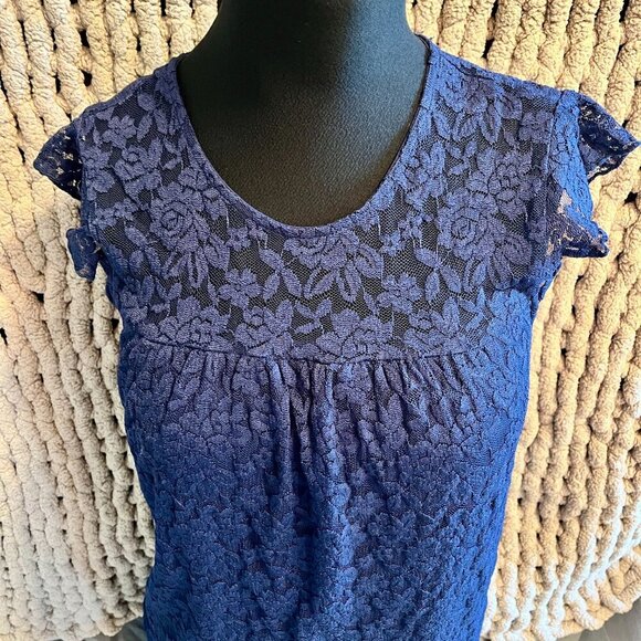 Navy Blue Floral Lace Blouse Size Medium - Picture 5 of 7